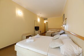 Family Hotel Adria