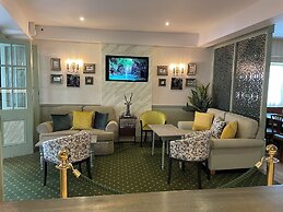 Falcon Hotel