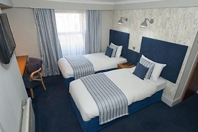 Falcon Hotel