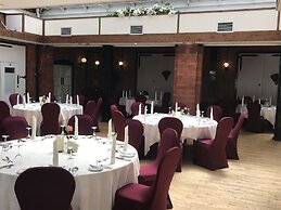 The Carre Arms Hotel