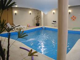 Howard Johnson by Wyndham San Pedro