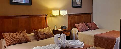 Howard Johnson by Wyndham San Pedro