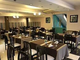 Howard Johnson by Wyndham San Pedro