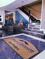 Howard Johnson by Wyndham San Pedro