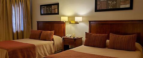 Howard Johnson by Wyndham San Pedro