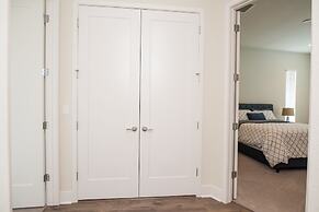 Modern 3 Bed Smarthome in Heart of Tampa