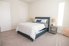 Modern 3 Bed Smarthome in Heart of Tampa