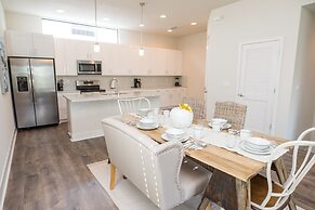 Modern 3 Bed Smarthome in Heart of Tampa