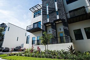 Modern 3 Bed Smarthome in Heart of Tampa