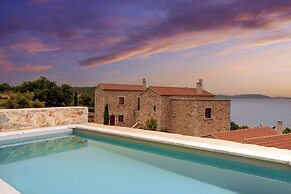 100 Rizes Seaside Resort - Small Luxury Hotels of The World