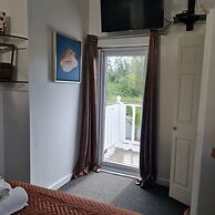 Bell At The Airport Suites Adults Only ( Free Airport Transportation)