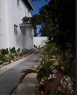 Bell At The Airport Suites Adults Only ( Free Airport Transportation)