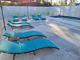 Bell At The Airport Suites Adults Only ( Free Airport Transportation)