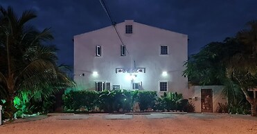 Bell At The Airport Suites Adults Only ( Free Airport Transportation)