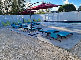 Bell At The Airport Suites Adults Only ( Free Airport Transportation)