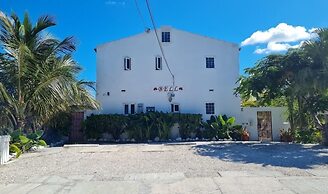 Bell At The Airport Suites Adults Only ( Free Airport Transportation)