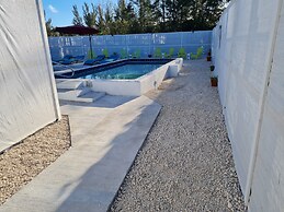 Bell At The Airport Suites Adults Only ( Free Airport Transportation)