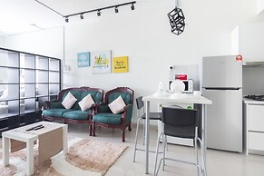Omputeh Suite at Galleria