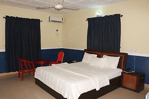 Ann's Haven Hotel & Suites
