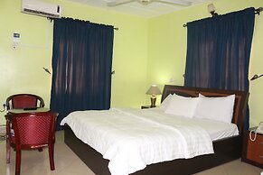Ann's Haven Hotel & Suites