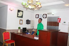Ann's Haven Hotel & Suites