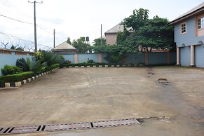 Ann's Haven Hotel & Suites