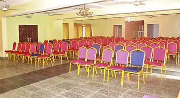 Ann's Haven Hotel & Suites