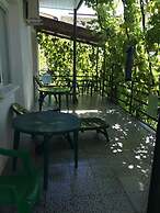 Na Krasnozelenykh 38 Guest House