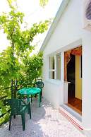 Na Krasnozelenykh 38 Guest House