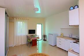 Na Krasnozelenykh 38 Guest House