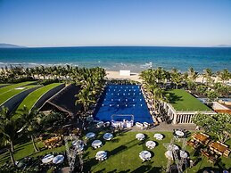 Luxury Pool Villa Resort