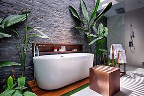 Luxury Pool Villa Resort