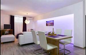 Deluxe Apartments Goya