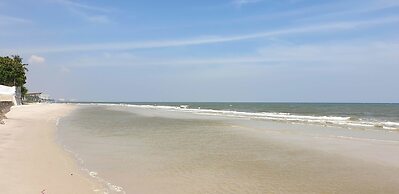 Ban Sasithorn Huahin