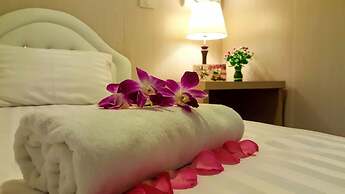 Ban Sasithorn Huahin