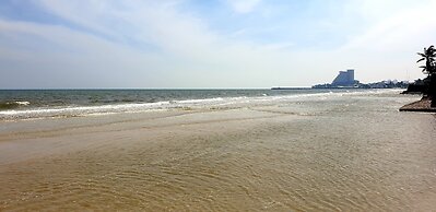 Ban Sasithorn Huahin