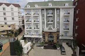 Hotel Du Lys Dalat