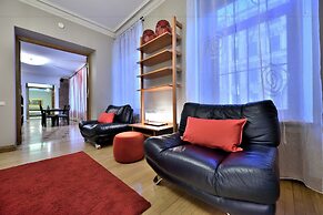 BELLE apartment on Italianskaya