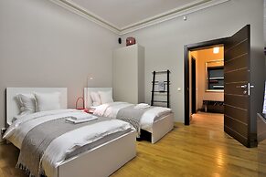 BELLE apartment on Italianskaya