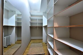 BELLE apartment on Italianskaya