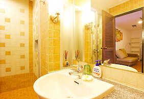 Serena Sathorn Suites