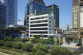 Serena Sathorn Suites