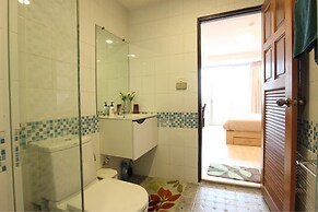 Serena Sathorn Suites