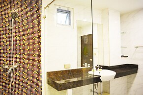 Serena Sathorn Suites