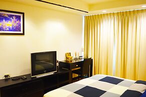 Serena Sathorn Suites