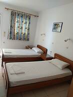 Lemon Grove Hotel and Studios