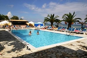 Lemon Grove Hotel and Studios