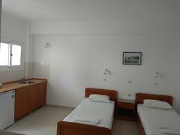 Lemon Grove Hotel and Studios