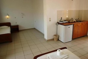 Lemon Grove Hotel and Studios