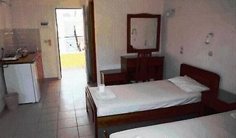 Lemon Grove Hotel and Studios